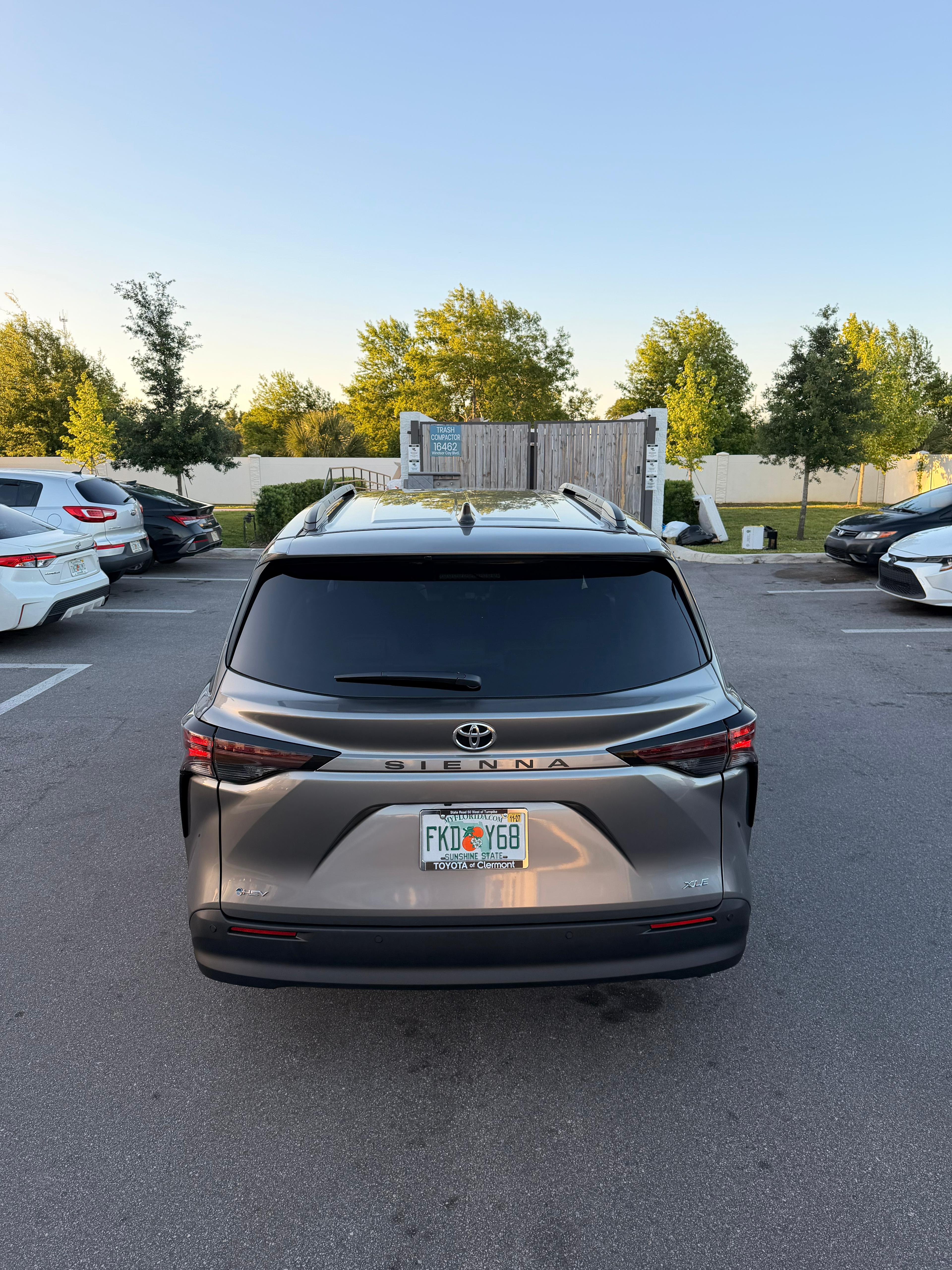 Toyota Sienna — vista traseira
